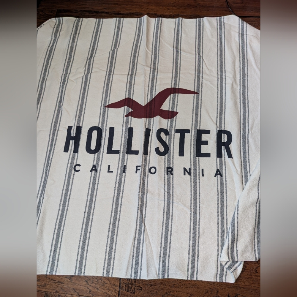 Hollister California Y2K Style Blanket With Logo